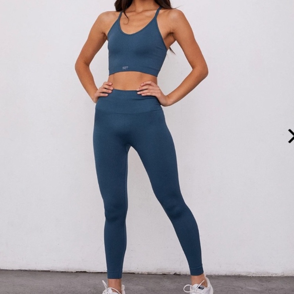 SETactive ribbed sculpt flex set
